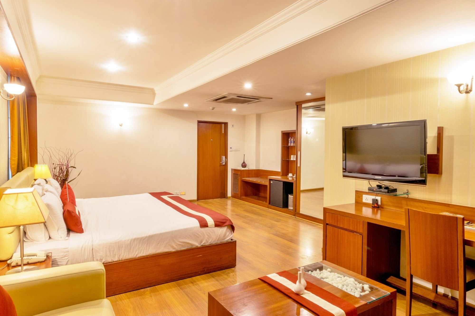 Octave Suites - Residency Rd Bangalore Extérieur photo